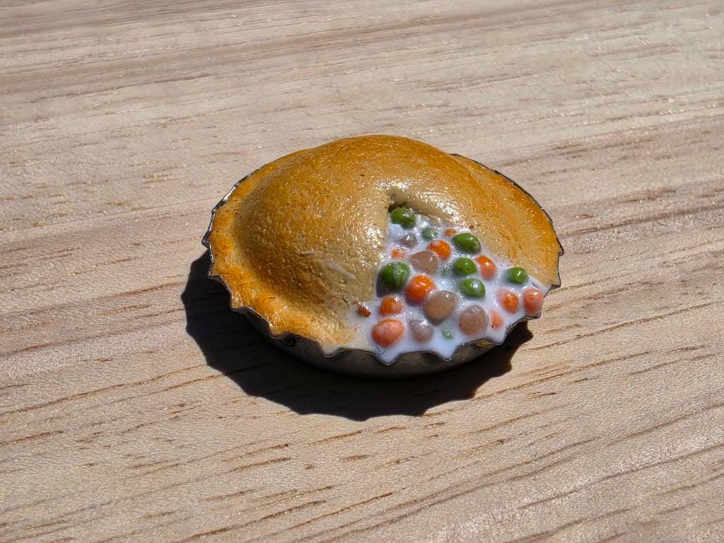Miniature Chicken Pot Pie Refrigerator Magnet – Polymer Clay Bottlecap Art, Handmade Kitchen Decor, Farmhouse Gift, Comfort Food Magnet