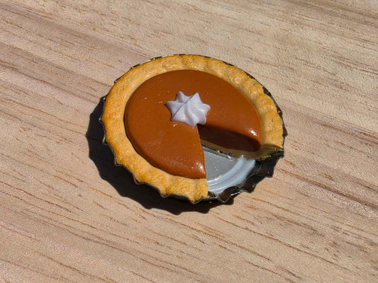 Miniature Pumpkin Pie Refrigerator Magnet – Polymer Clay Bottlecap Art, Fall Kitchen Decor, Thanksgiving Gift, Autumn Fridge Magnet